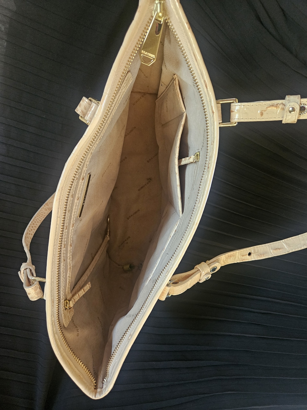 Brahmin Large Croc Embossed Leather Tote Cream Tan Shoulder Bag Tassel - Picture 6 of 9